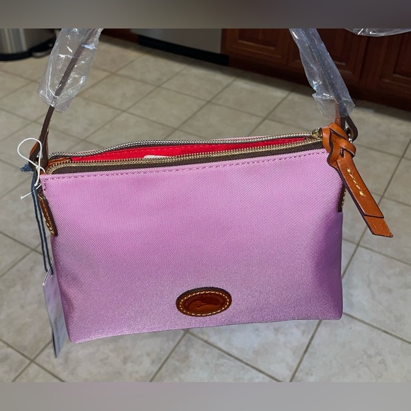 Dooney and Bourke orchid nylon messenger bag, BRAND NEW WITH TAGS - Picture 2 of 6